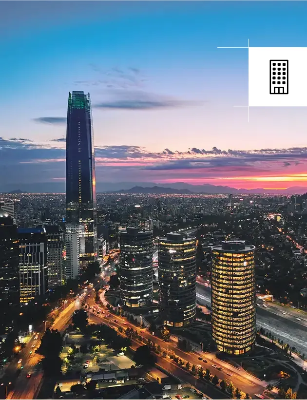 Edificios de Santiago al atardecer: soluciones de eficiencia energética para edificación